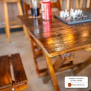 Conjunto Mesa Dobrável 70x70 com 4 Cadeiras Imbuia Natural para Bares, Restaurantes e Eventos